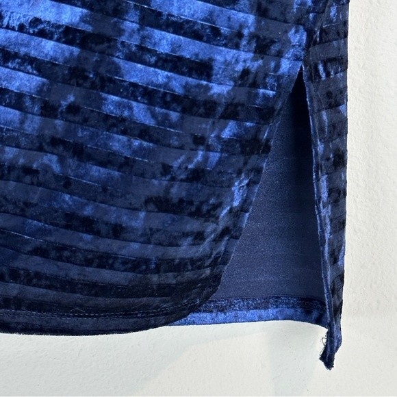 Everly Velvet Blue Velour Short Sleeve Striped Shirt S - Picture 4 of 8